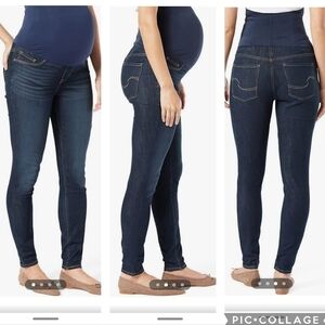 Signature by Levi Strauss Maternity Skinny Jeans